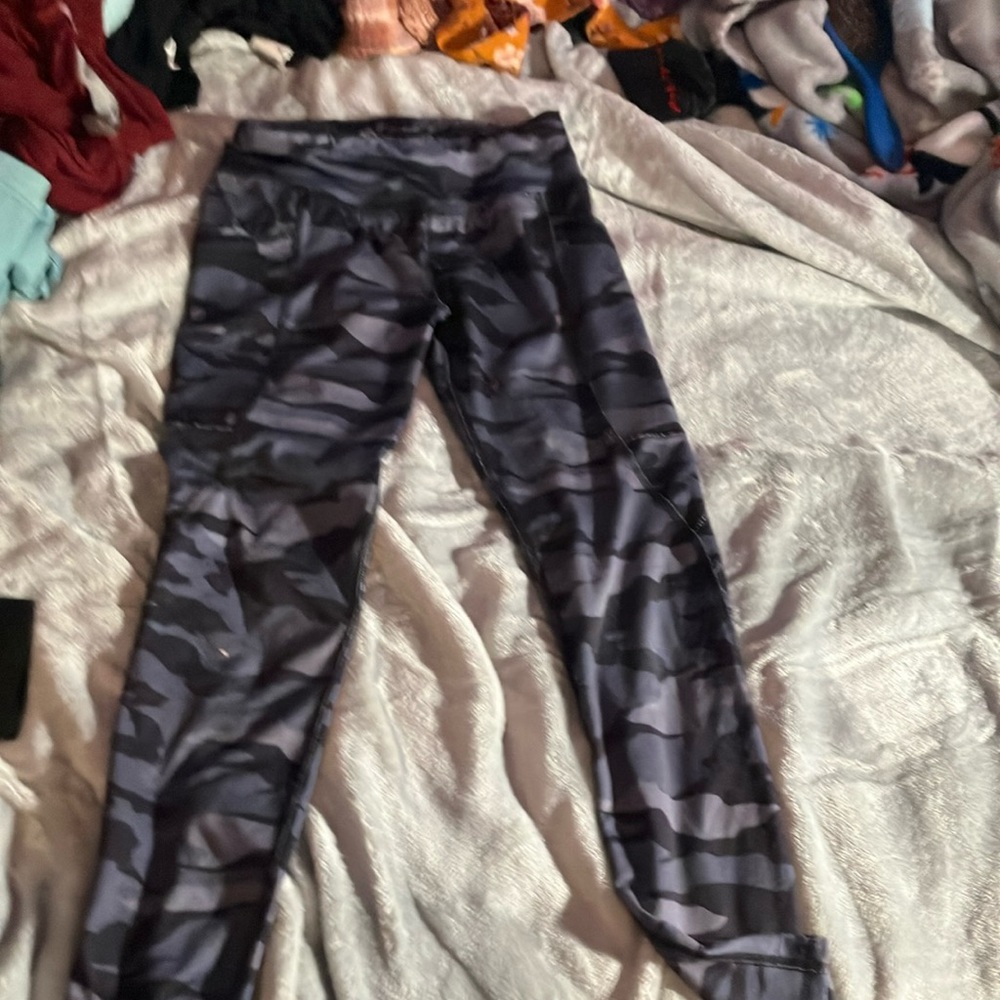 Black camo girls leggings
